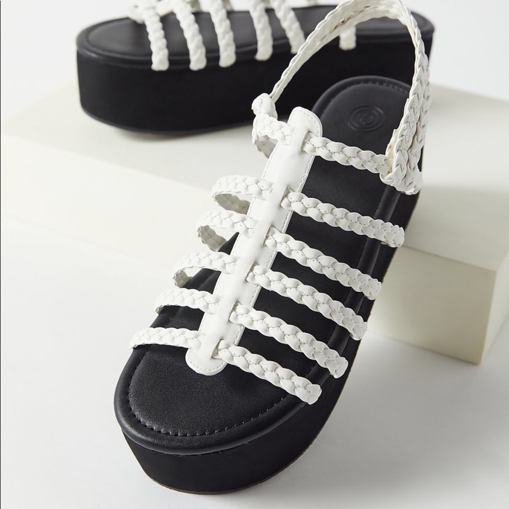 URBAN OUTFITTERS Platform Sandals